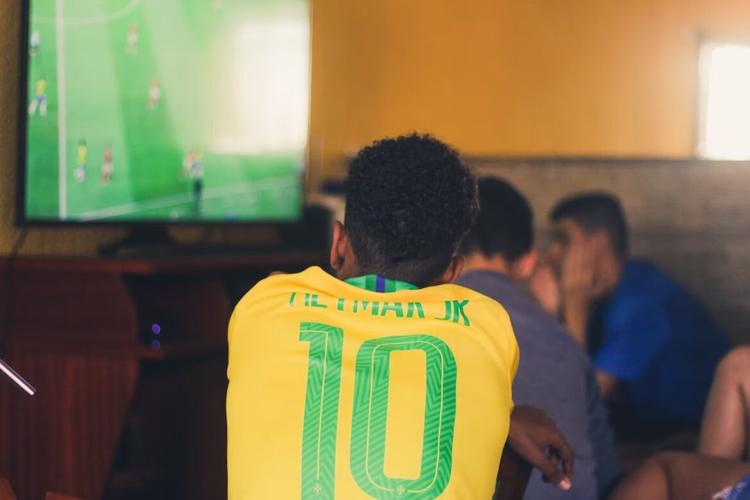 Creating the Ultimate Sports Watching Experience at Home