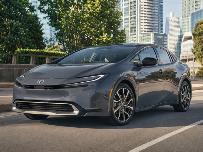 Best Hybrid and Electric Cars for New Drivers