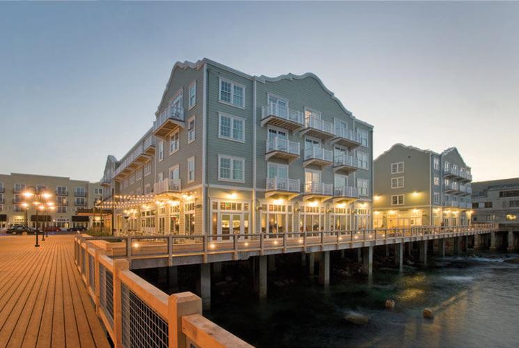 Monterey Beach Front Hotel: The InterContinental The Clement