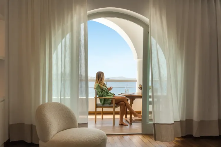 Why September Is Becoming Greece’s New Luxury Travel Season