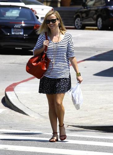 Trendy Tuesday How-To: Mixing Stripes and Florals