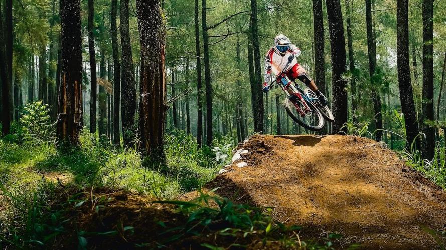 Mountain biker lets go of inhibitions