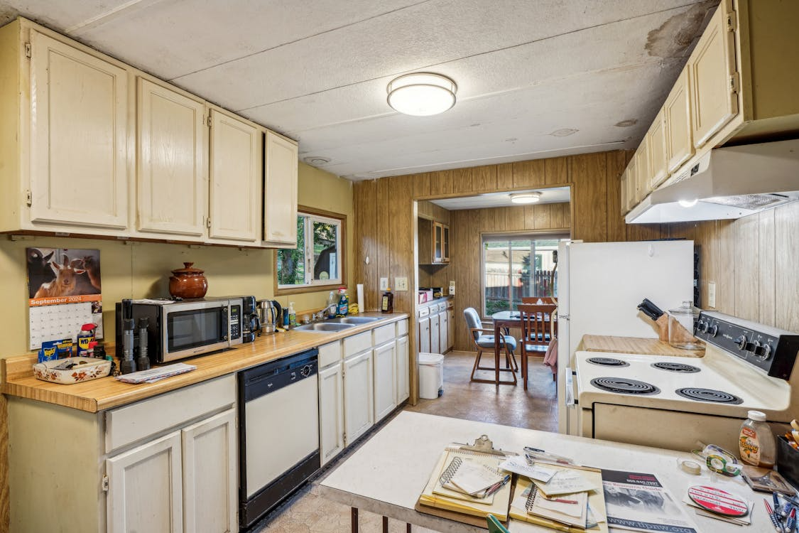 Renovation Solutions for Outdated Kitchen Layouts | Home Design ...