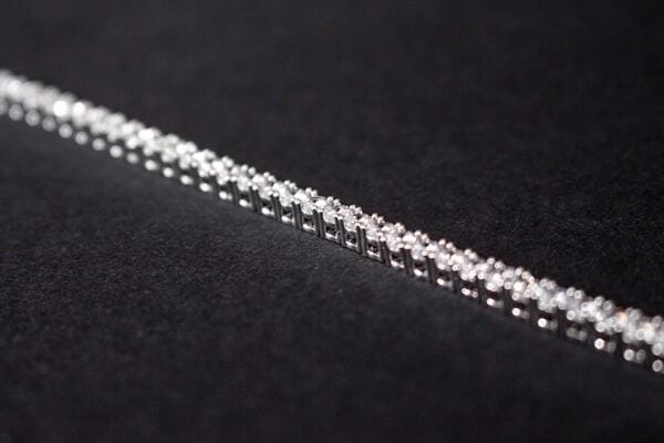 Top Diamond Hand Chain Bracelets for an Effortlessly Luxe Look