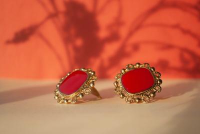 Affordable Elegance: How to Rock Vintage Jewelry for Any Occasion