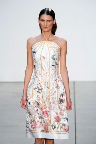 Seeking Fashion Inspiration In The Skies: Bird Motifs