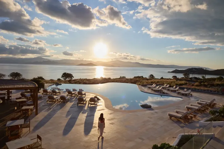 Why September Is Becoming Greece’s New Luxury Travel Season