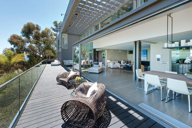 Celebrity Home Stager Meridith Baer Shares 10 Outdoor Staging Tips