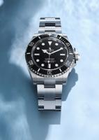 Choosing Between the Rolex Submariner Date and No-Date Models