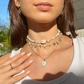 Classic Vs. Contemporary: Your Guide to Choosing Trendy Jewelry