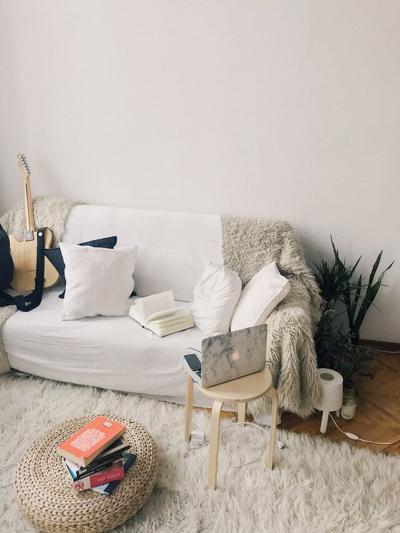 5 Creative Ways to Add More Seating to Your Living Room
