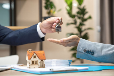 Midwest Homebuyers’ Playbook for Florida and New England Markets