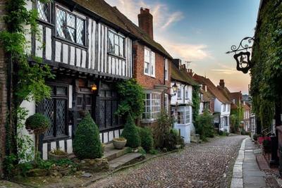 5 British Towns Worth Making Your Base on Your Next Trip