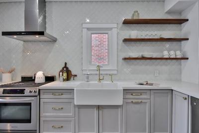 Your Buying Guide for Farmhouse Sinks