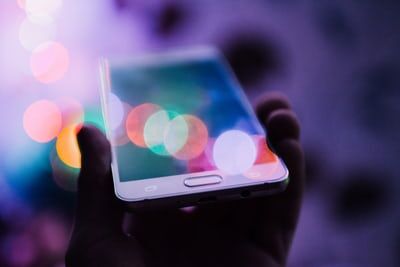 How To Use The Digital Technology To Help To Stay Close With Your Loved Ones
