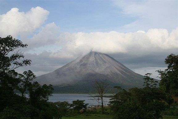 Traveling Through The Volcanoes & Hiking Through Costa Rica