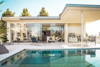 A modern, luxurious home in Tempe