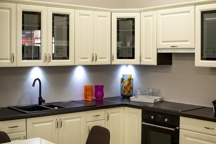 Rejuvenate The Look Of Old Kitchen Cabinets