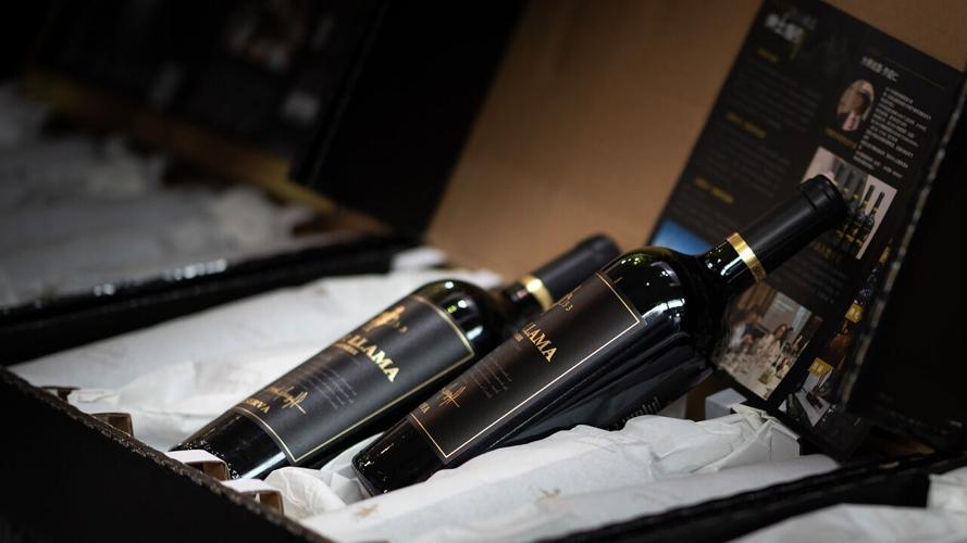 1 How to Create Your Own Customized Package with DIY Liquor Gift Sets