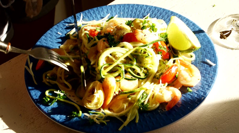 VIDEO: Zesty Shrimp Scampi with Zoodles (Zucchini Noodles)