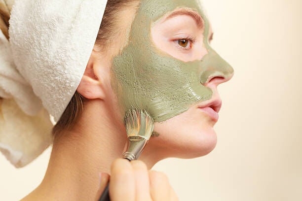 6 Best Tips for Applying a Clay Mask