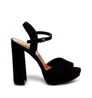 Steve Madden Brings Style to Summer