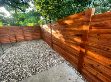 How to Stain a Fence and Protect Surroundings and Plants