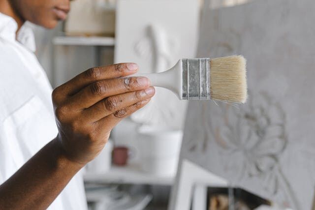 How Do Professional Painters Select the Color for the Interiors?