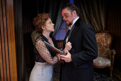 REVIEW: Deliciously Twisted and Surprisingly Funny "Hedda Gabler"