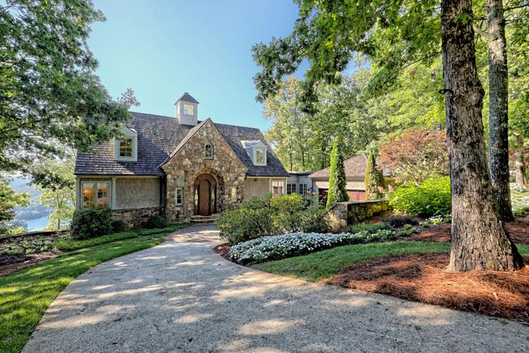 Lori Lane Presents North Georgia's Hidden Gems: Lakefront Escapes and Mountain Retreats Await