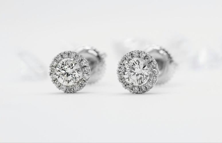 Everyday Luxury With Lab-Grown Diamond Earrings