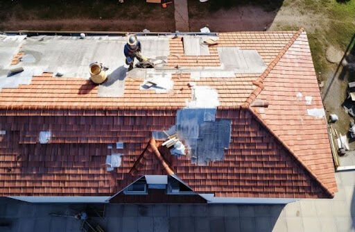 Roof Cleaning: A Guide to Keeping Your Roof Shiny and Healthy