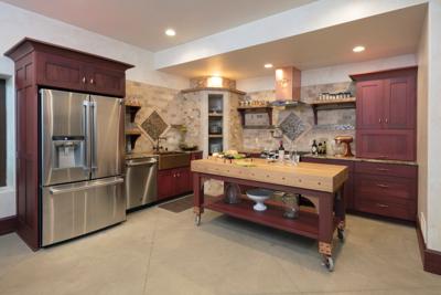 How to Modernized the Looks of Brown Kitchen Cabinets