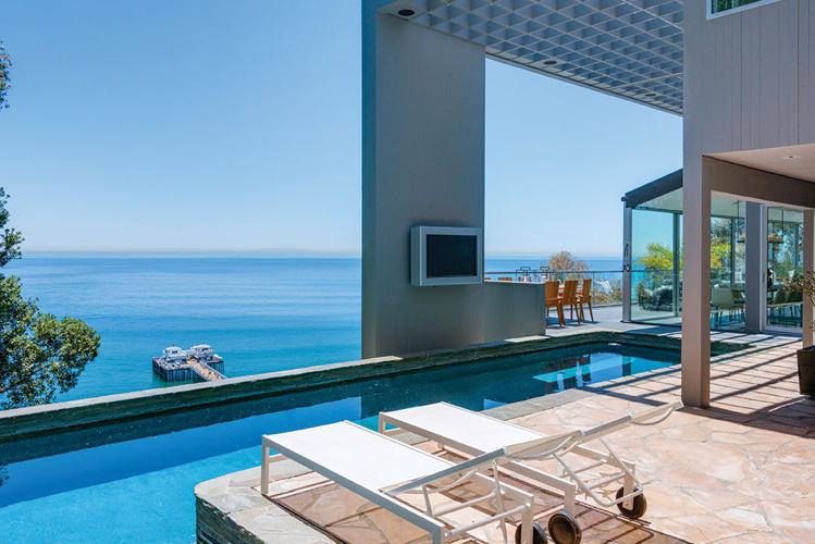 Celebrity Home Stager Meridith Baer Shares 10 Outdoor Staging Tips