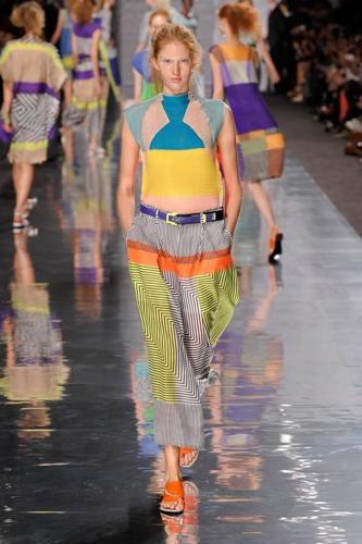Seeking Fashion Inspiration In The Skies: Bird Motifs