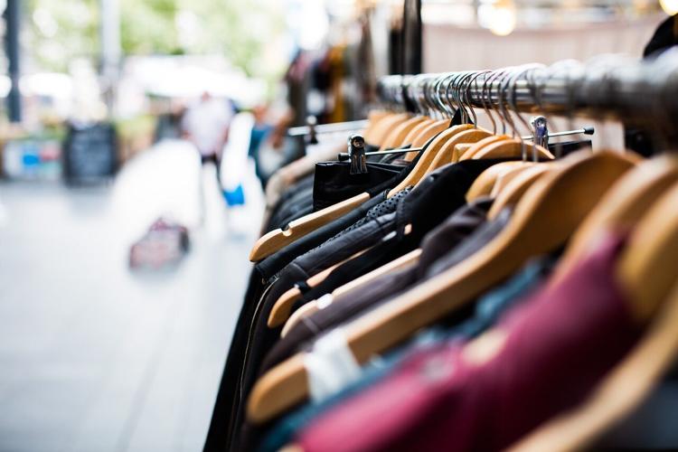 hangers clothing shopping market