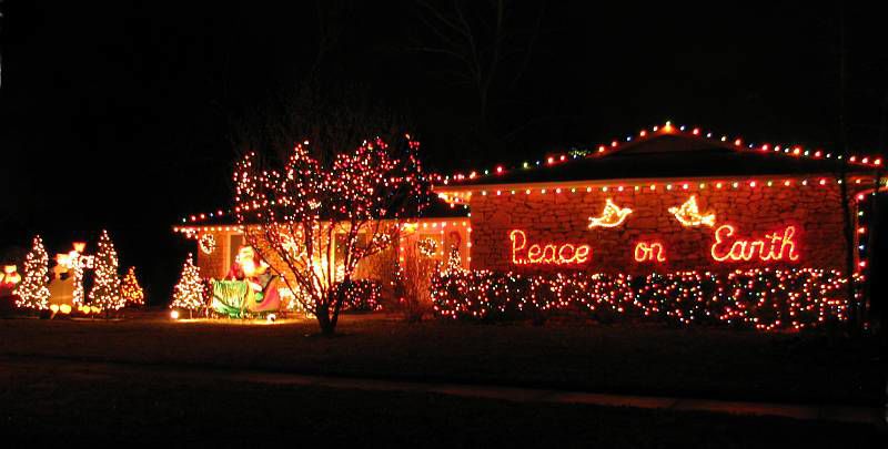 How to Make Your Christmas Lights Display the Best in the Neighborhood