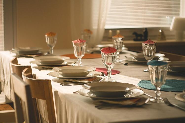 Meals That Make Family Gatherings and Friend Reunions Unforgettable