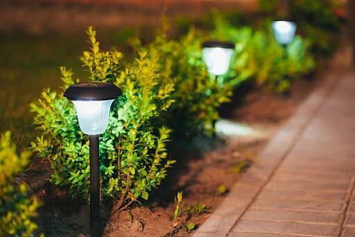 5 Must-Have Pieces For The Perfect Outdoor Lounge Setting