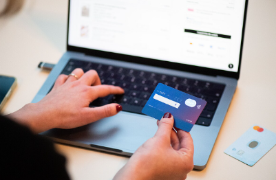 The Advantages of Using Visual Search for Online Shopping
