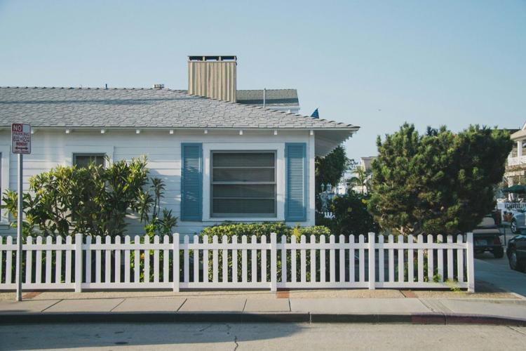 How Long Should a Roof Last? A 2025 Guide to Lifespans by Material