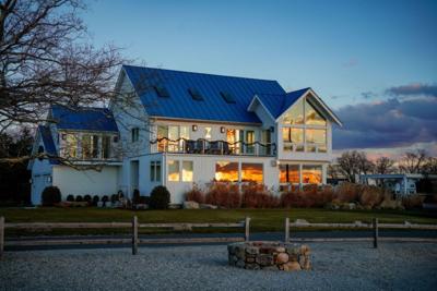 Designing a Custom Home for Indoor-Outdoor Living
