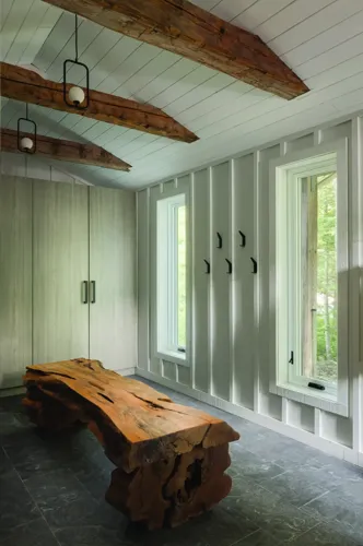 How Modern Lake Houses Are Learning to Disappear Into the Landscape