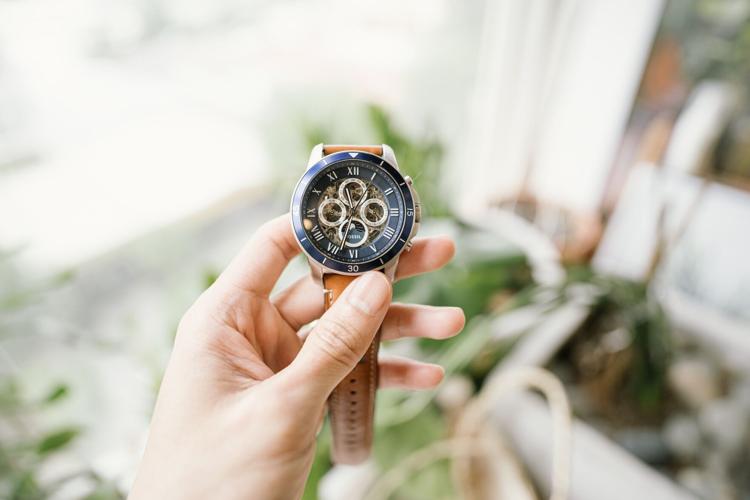 This charming watch is a sophisticated piece of technology