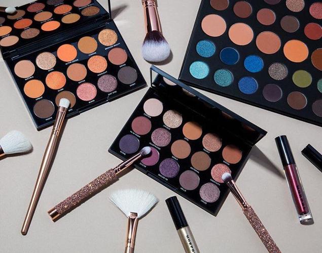 Cosmetic Review Eyeshadows and Brushes