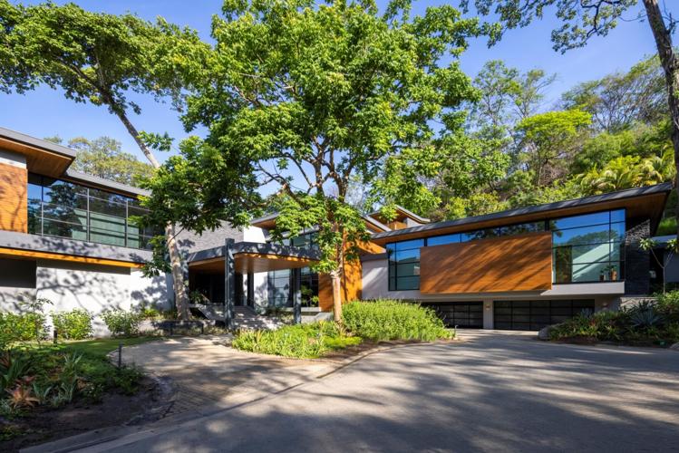 SARCO Architects: Crafting Luxury Tropical Homes in Costa Rica for International Clients