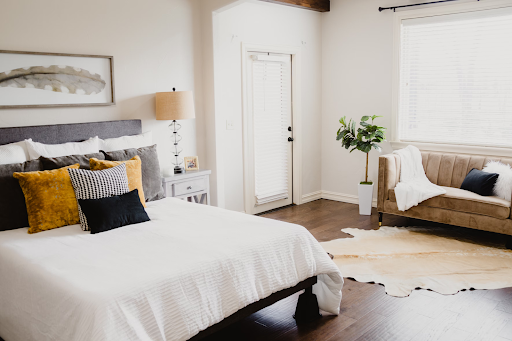 Ten Green Bedroom Ideas for a Harmonious and Balanced Decor