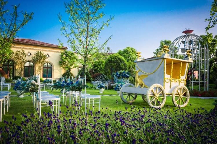 The Ultimate Garden Wedding Planning Guide, From Venue to Wardrobe