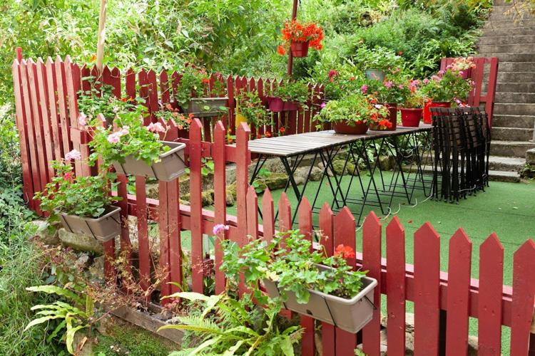 The Impact of Artificial Turf on Backyard Design and Outdoor Living