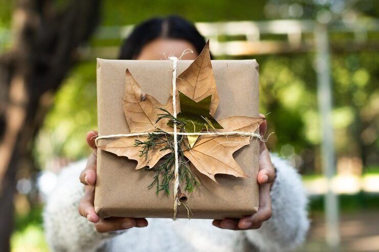Sustainable and Mindful Living Tips for the Giving Season